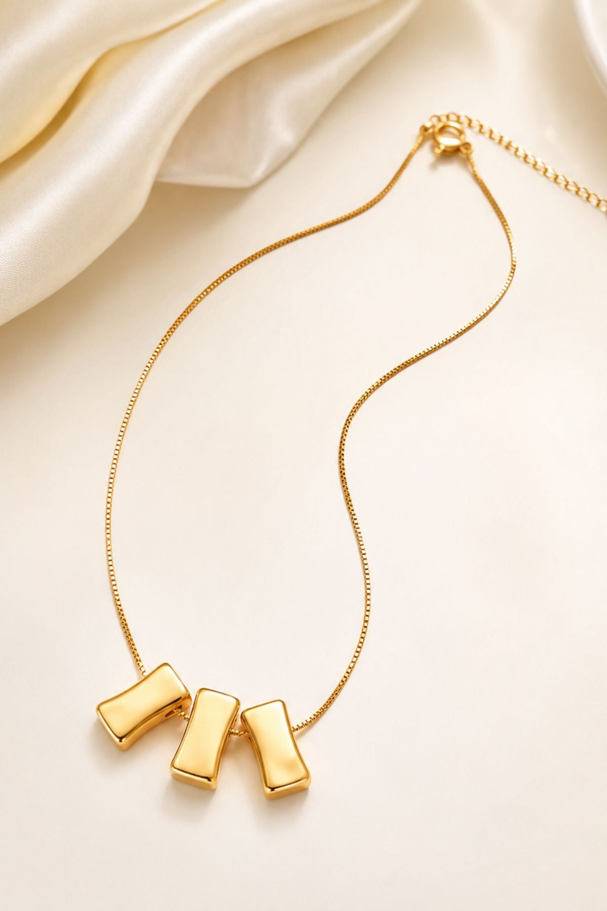 Three Rectangular Pendant Chain