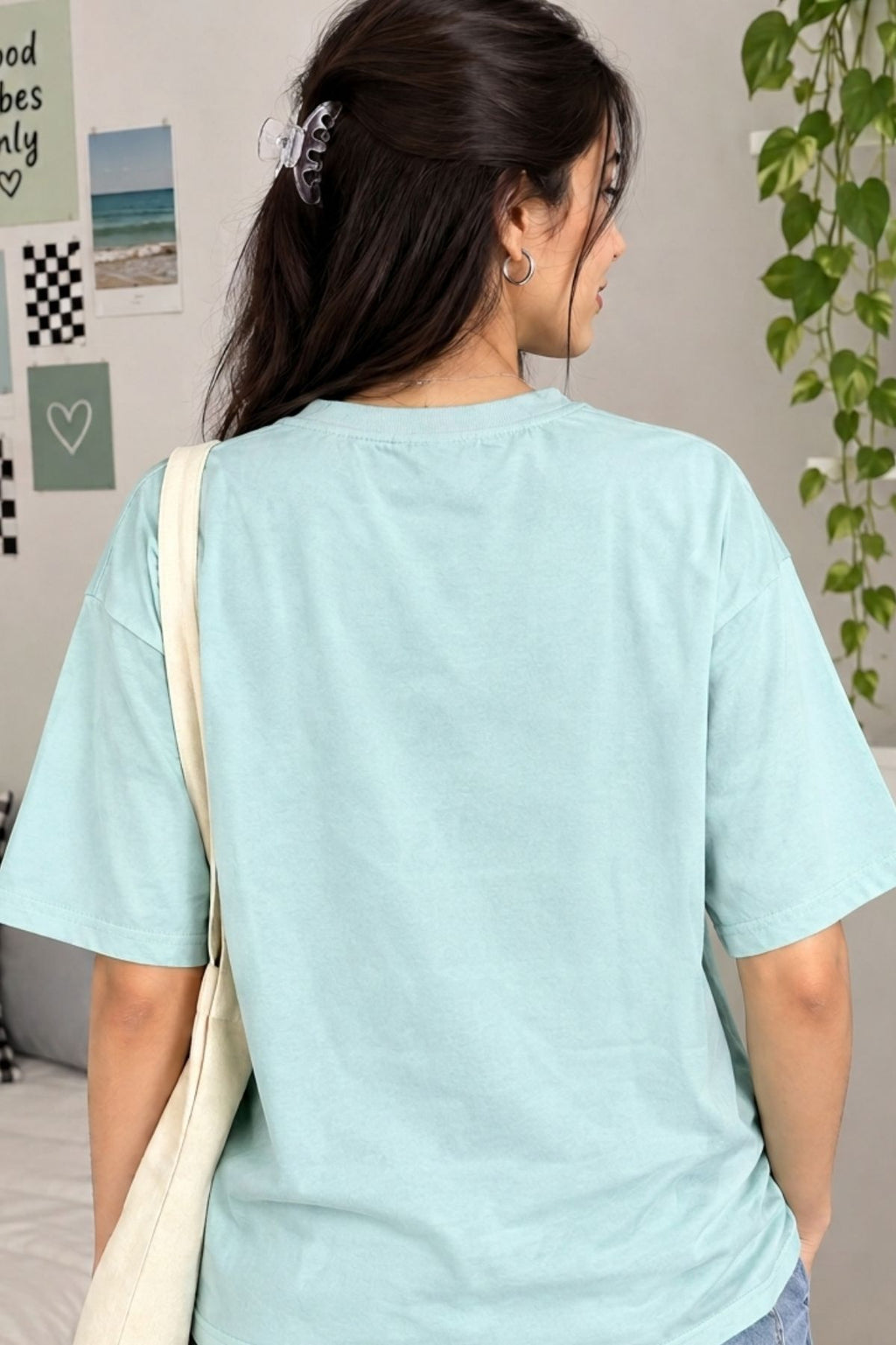 Aira Light Sea Foam Teddy Print T-shirt