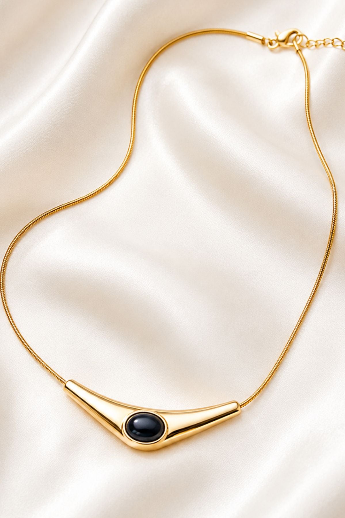 Black Stone Pendant Chain