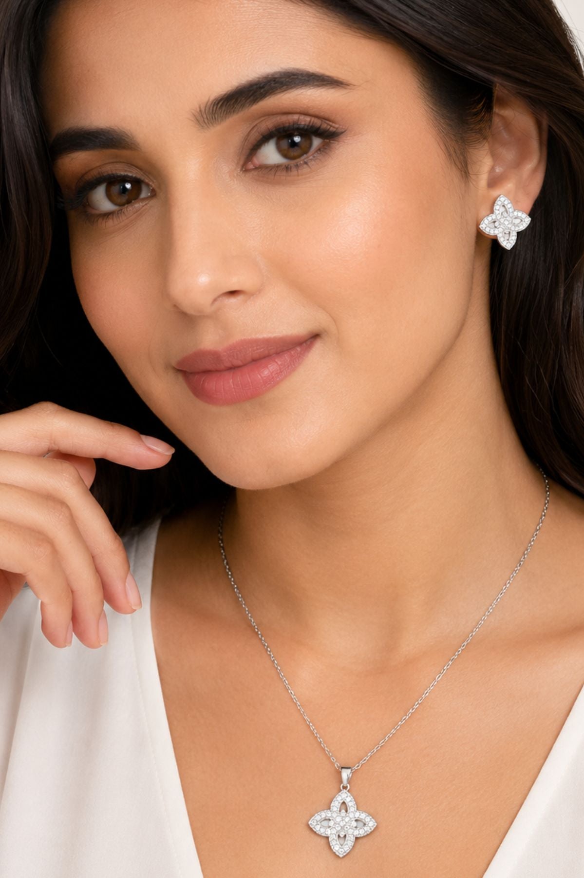 Four-Leaf Crystal Pendant Necklace & Earrings Set Silver Jewelry
