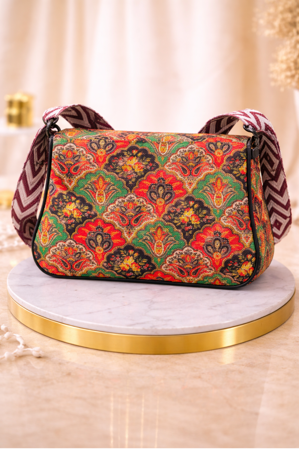 Women Multicoloured Floral Printed Sling Bag with Chain Strap