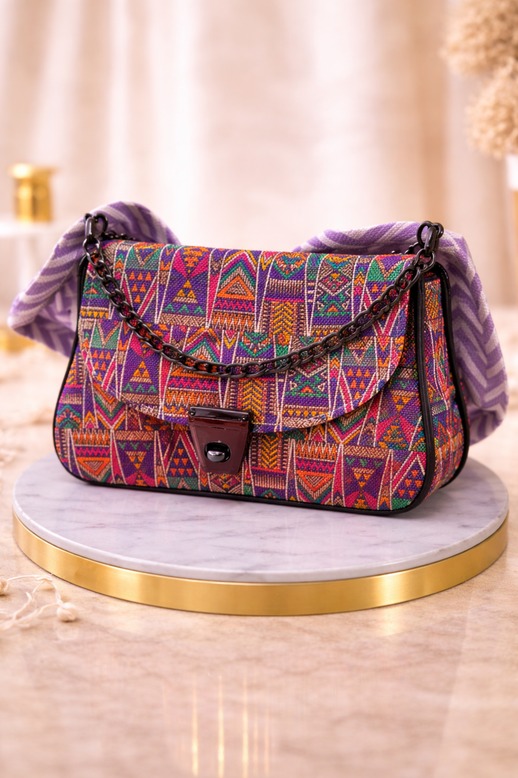 Women Multicoloured Tribal Print Sling Bag with Chain Strap