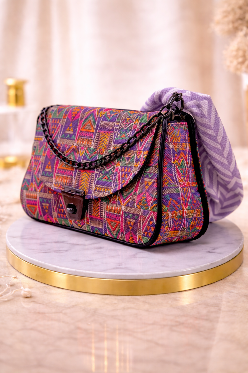 Women Multicoloured Tribal Print Sling Bag with Chain Strap