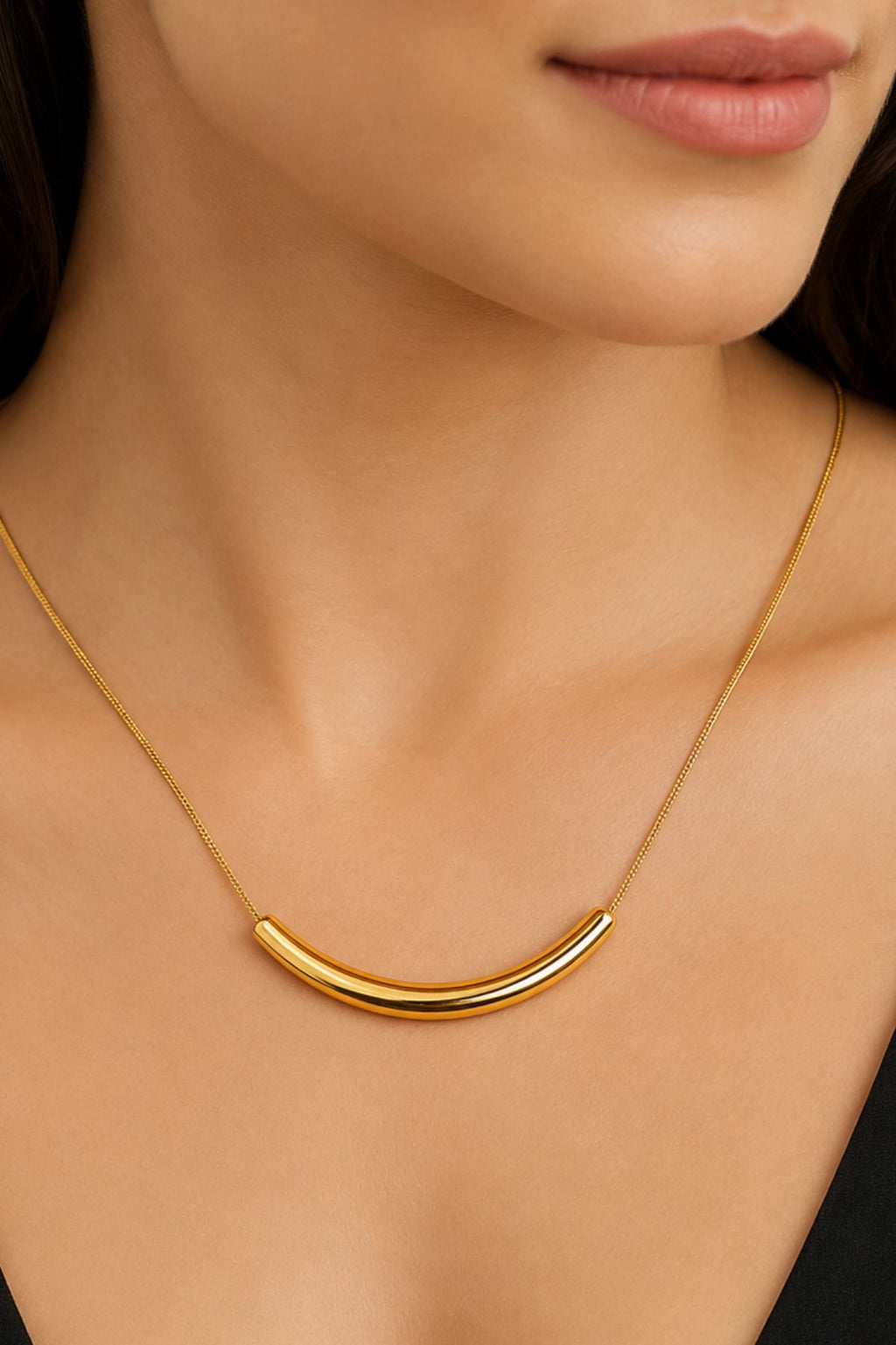 U-Shaped Pendant Chain