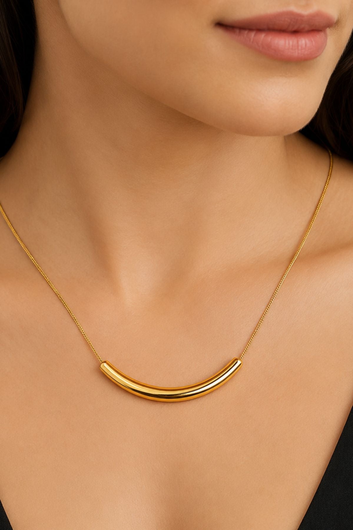 U-Shaped Pendant Chain