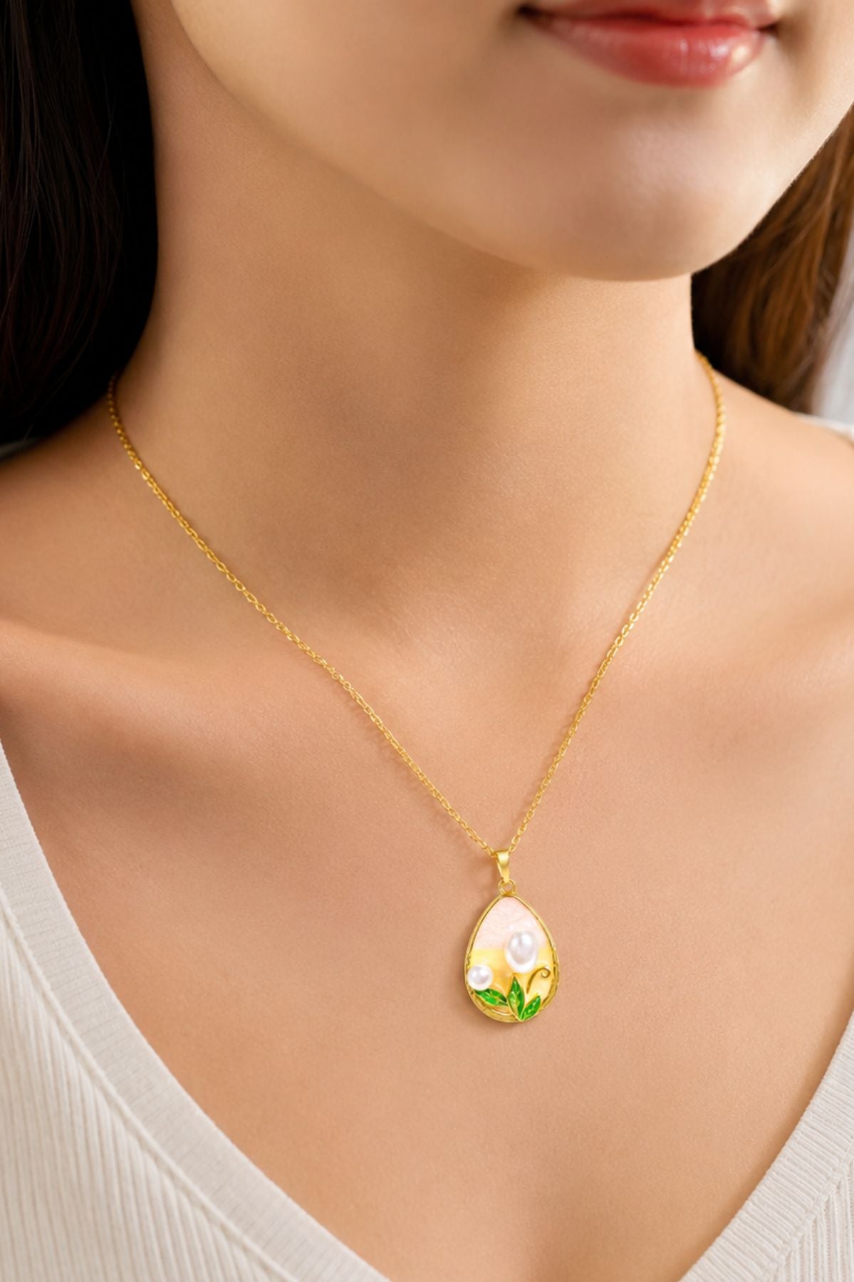 Gold Two Pearls & Leaf Pendant Chain