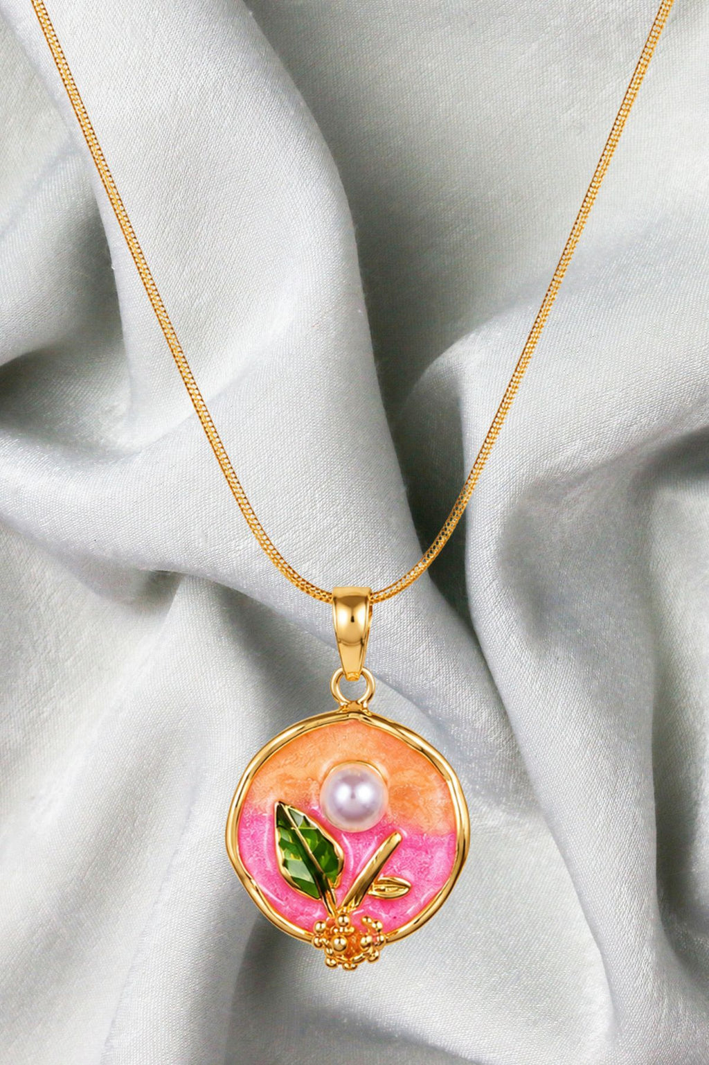 Gold Pearl Resin Art Oval Pendant Chain