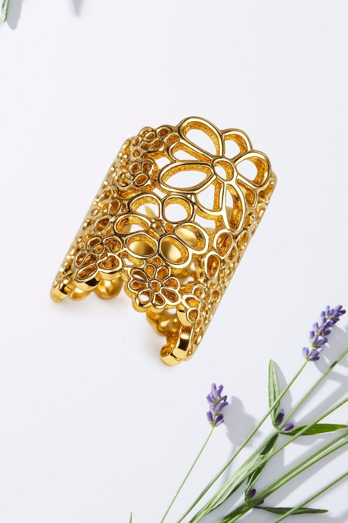 Intricate Filigree Style Golden Ring